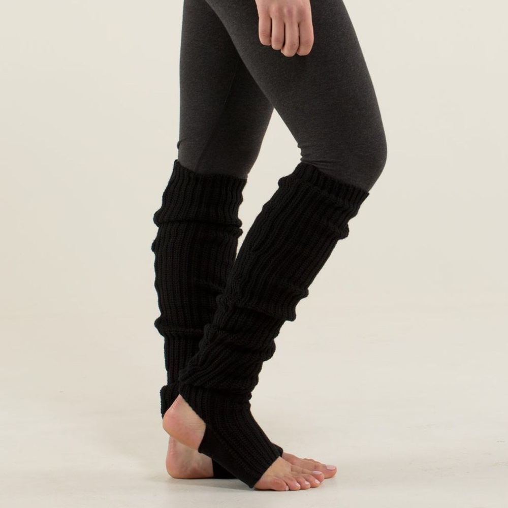lululemon black knit leg warmers